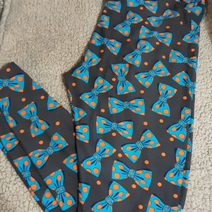 Tc lularoe bow tie leggings